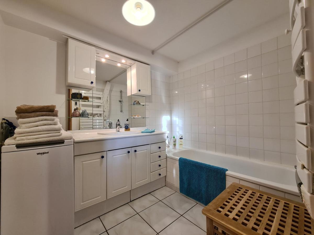 Large Private Garden, Quiet 2-Bedroom Apartment, Air Conditioning, Wifi, Parking 卡西斯 外观 照片