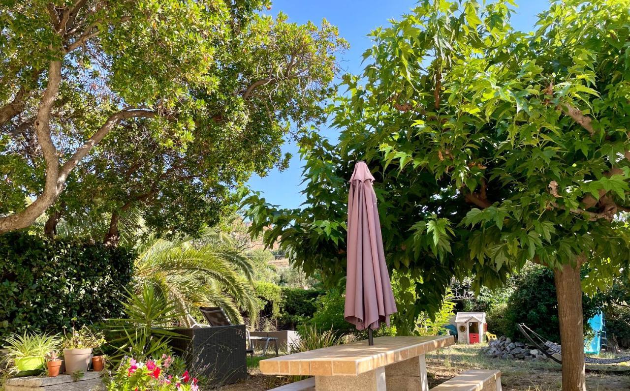 Large Private Garden, Quiet 2-Bedroom Apartment, Air Conditioning, Wifi, Parking 卡西斯 外观 照片