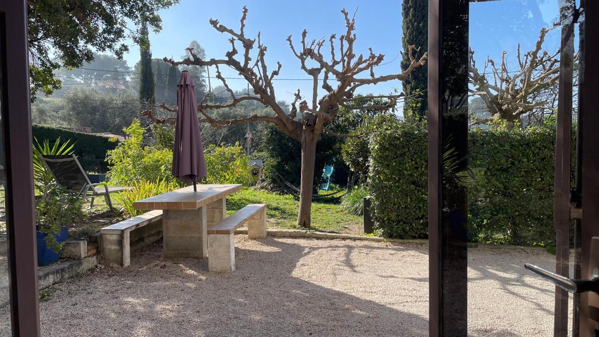 Large Private Garden, Quiet 2-Bedroom Apartment, Air Conditioning, Wifi, Parking 卡西斯 外观 照片