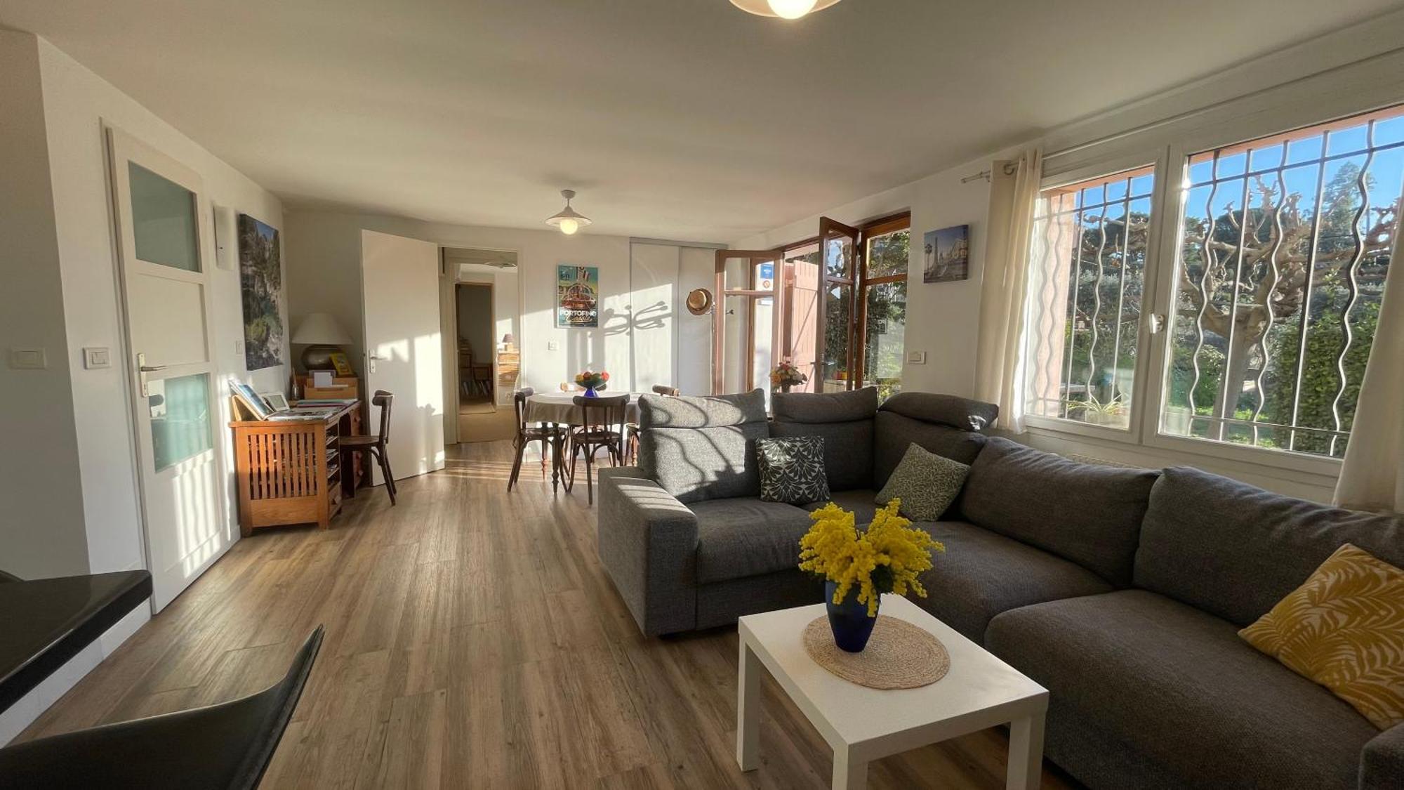 Large Private Garden, Quiet 2-Bedroom Apartment, Air Conditioning, Wifi, Parking 卡西斯 外观 照片