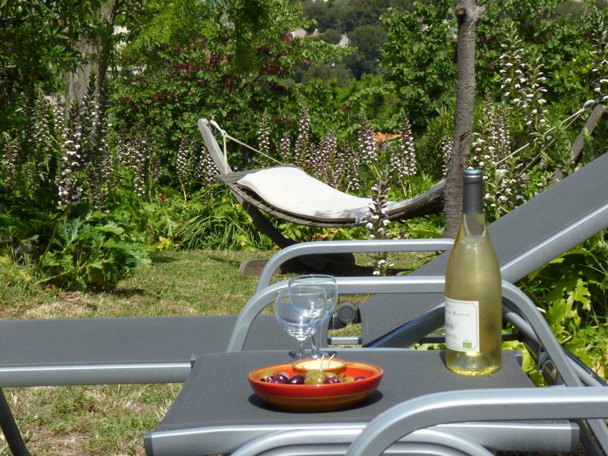 Large Private Garden, Quiet 2-Bedroom Apartment, Air Conditioning, Wifi, Parking 卡西斯 外观 照片