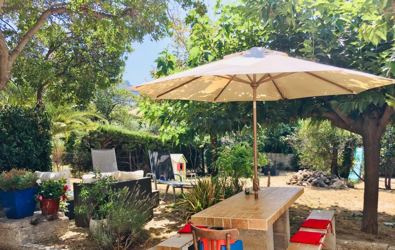 Large Private Garden, Quiet 2-Bedroom Apartment, Air Conditioning, Wifi, Parking 卡西斯 外观 照片