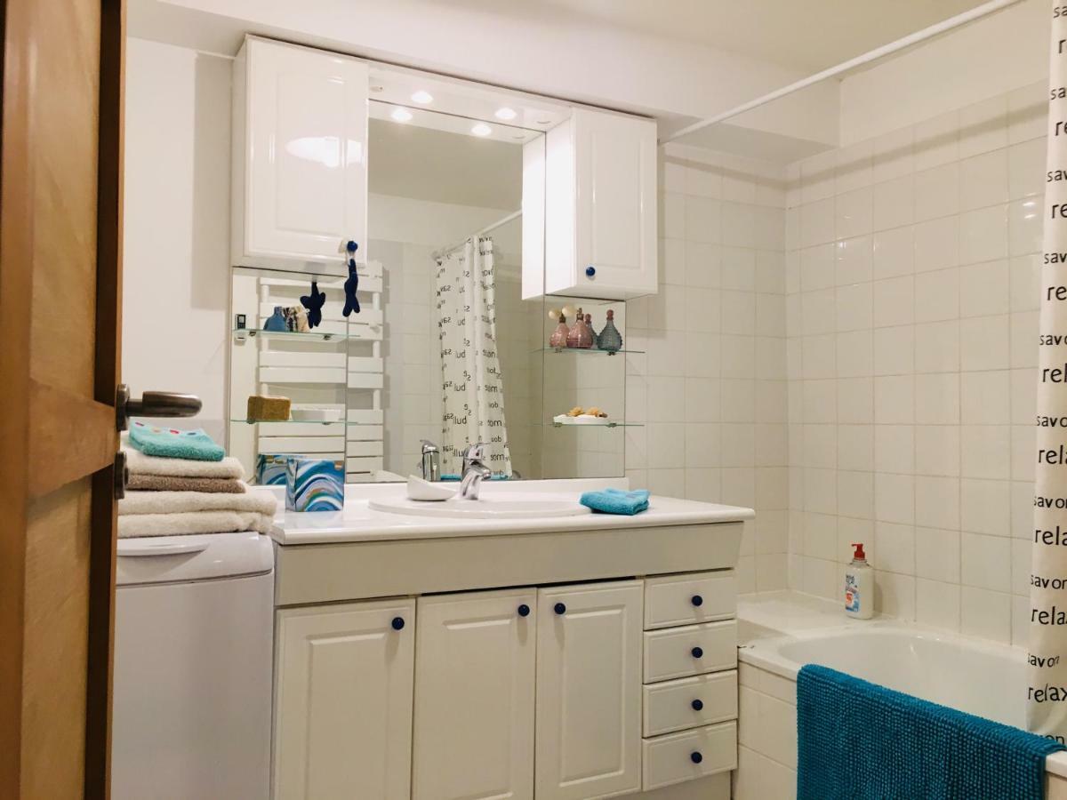 Large Private Garden, Quiet 2-Bedroom Apartment, Air Conditioning, Wifi, Parking 卡西斯 外观 照片